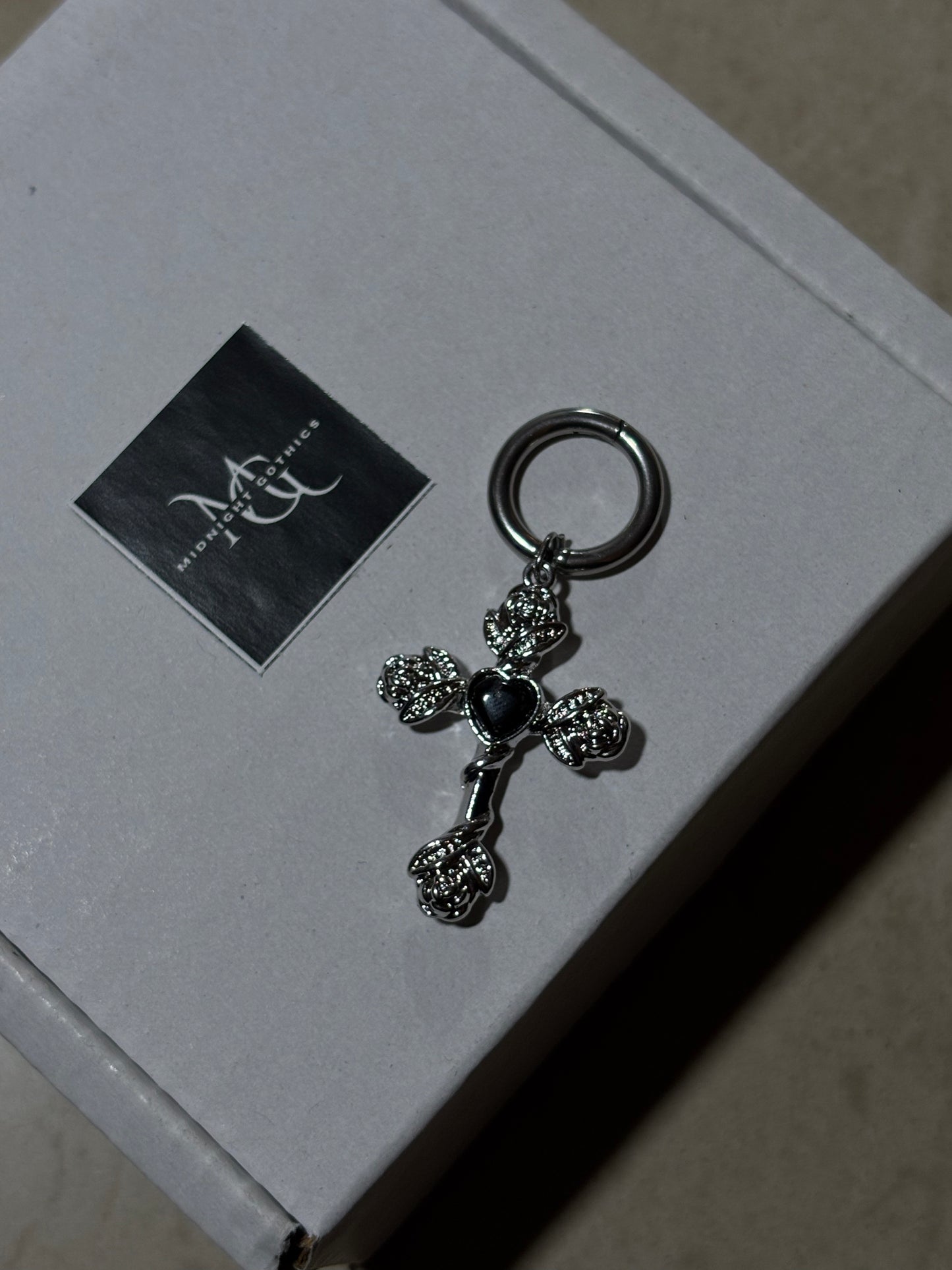 Dreamy Cross Non-Piercing Earring