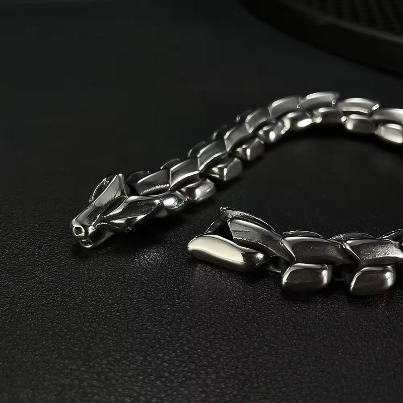 Shadow Fang Bracelet